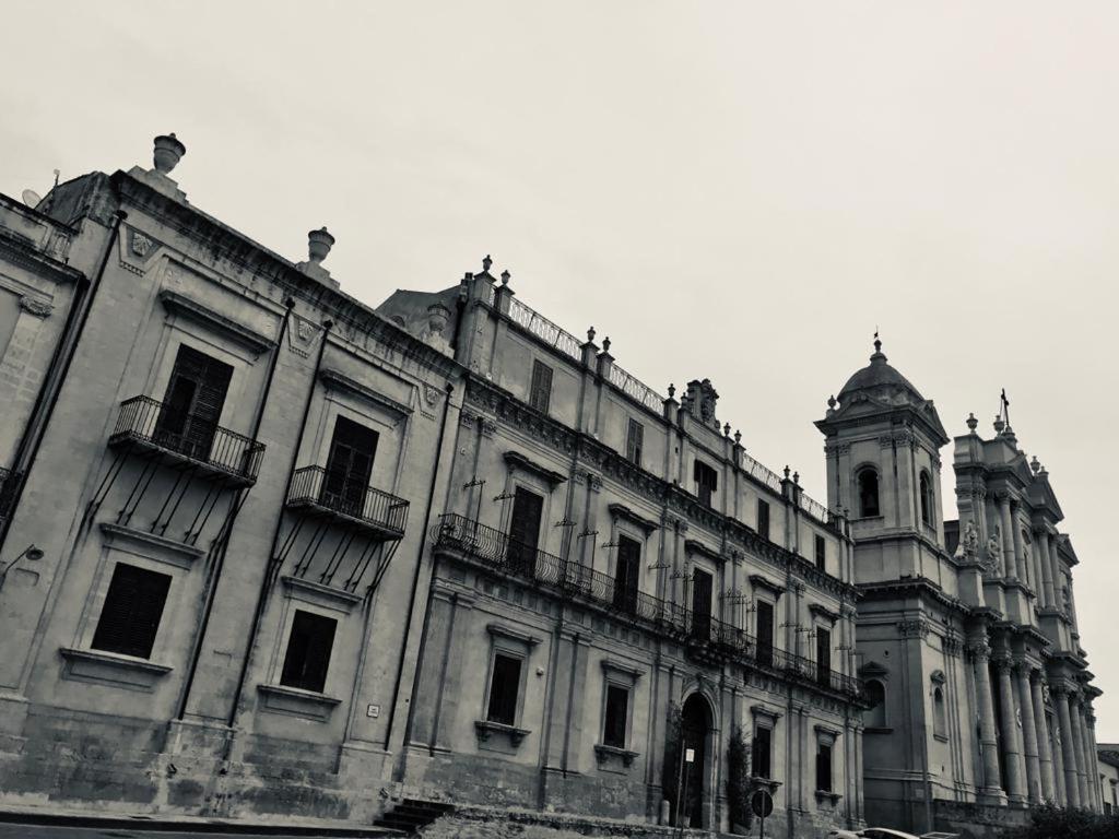 Landolina Palace Hotel Noto Eksteriør billede